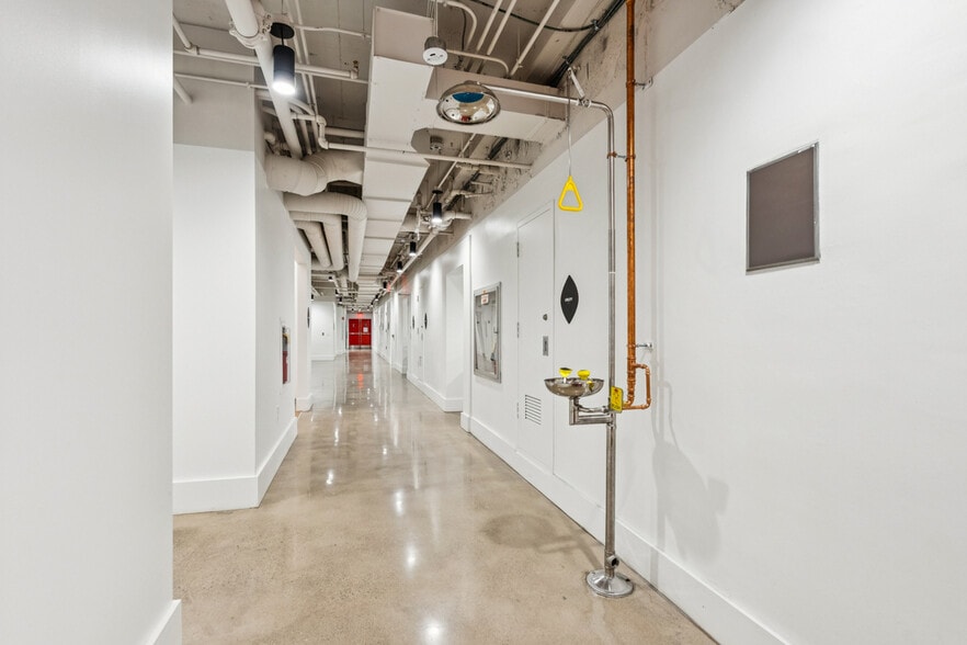 More Photos Of 201-219 N 15th St, Philadelphia Medical For Lease