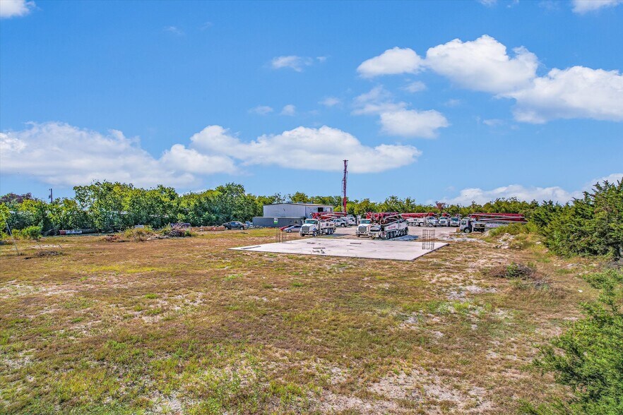 More Photos Of 12725 HWY 290 E, Manor Warehouse For Lease