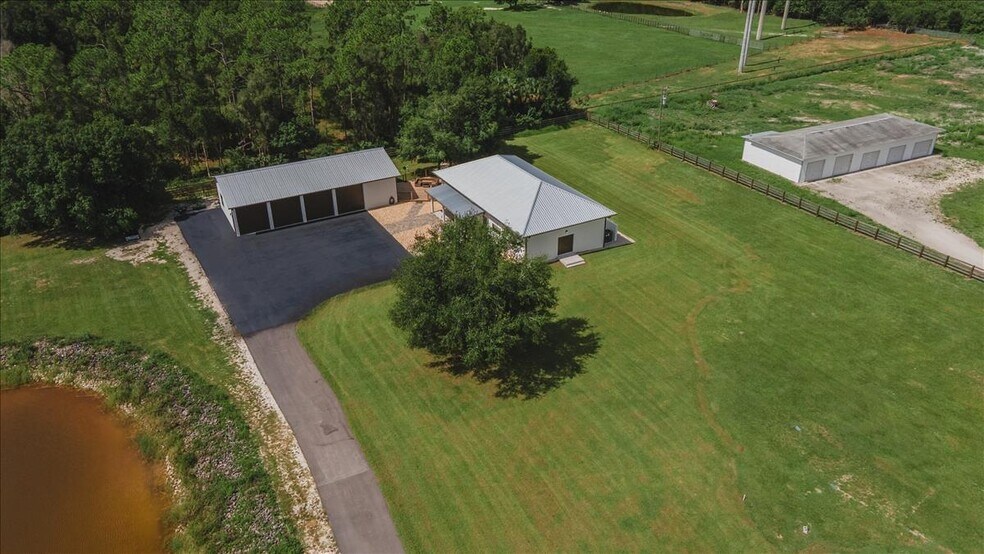 More Photos Of 10910 Ruden Rd, North Fort Myers Specialty For Sale