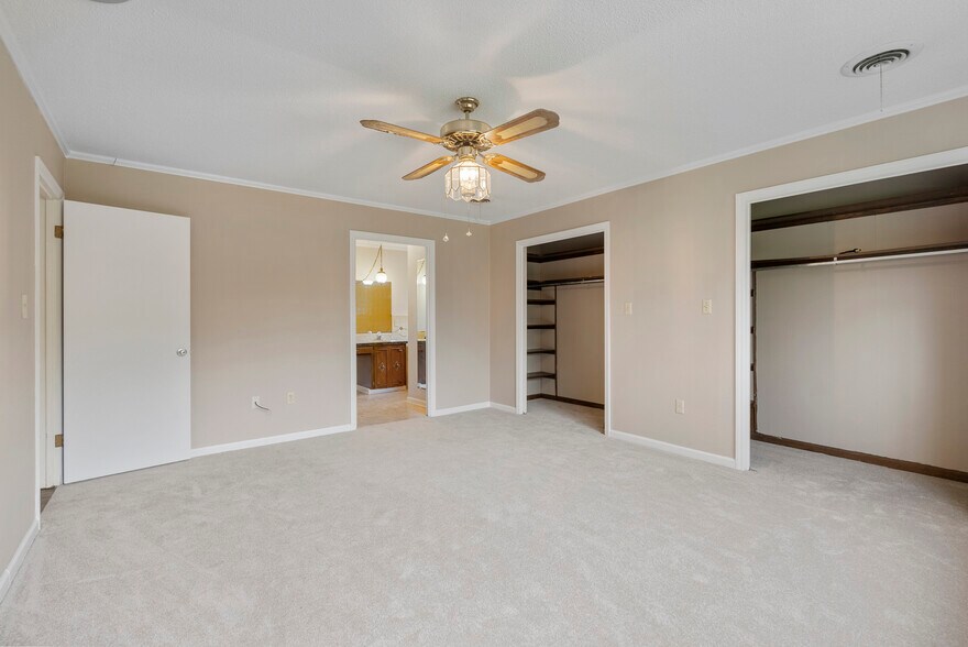 More Photos Of 30 Broadview St, Greenbrier Office For Sale