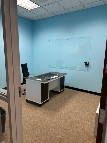 More Photos Of 16740 Birkdale Commons Pky, Huntersville Office Residential For Lease