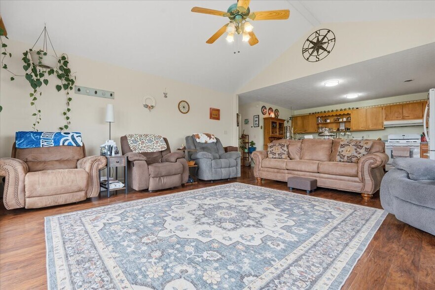 More Photos Of 1515 Washington Blvd, Belpre Manufacturing For Sale