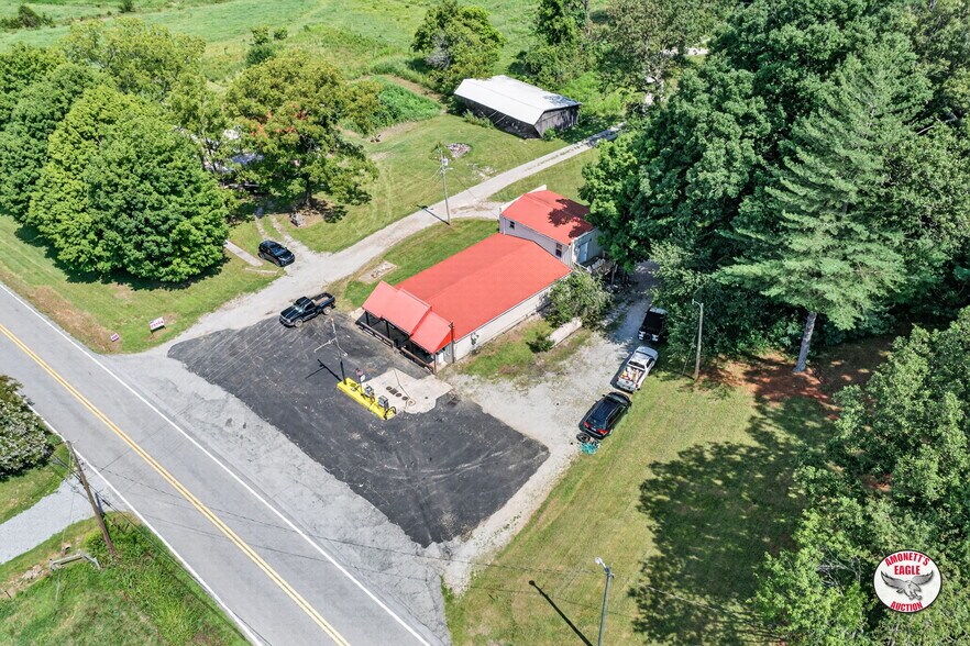 More Photos Of 2969 Moodyville Rd, Byrdstown General Retail For Sale