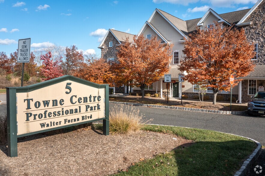 More Photos Of 5 Walter E Foran Blvd, Flemington Medical For Lease