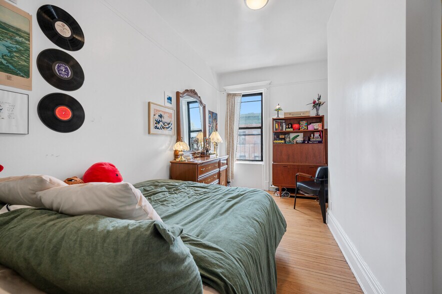 More Photos Of 368 Stratford Rd, Brooklyn Apartments For Sale