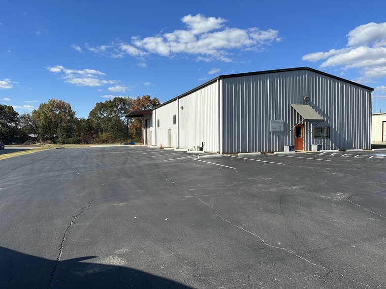 Primary Photo Of 93 Miller Dr, Jackson Warehouse For Lease