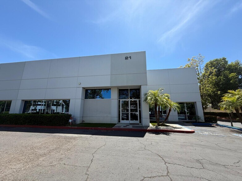Primary Photo Of 21 Journey, Aliso Viejo Distribution For Sale