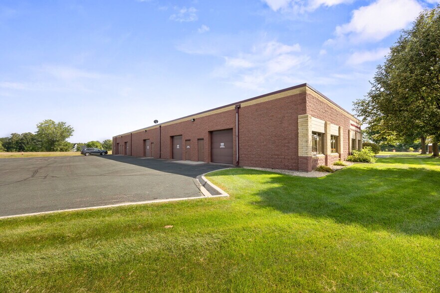 More Photos Of 990 Elm St E, Annandale Coworking Space