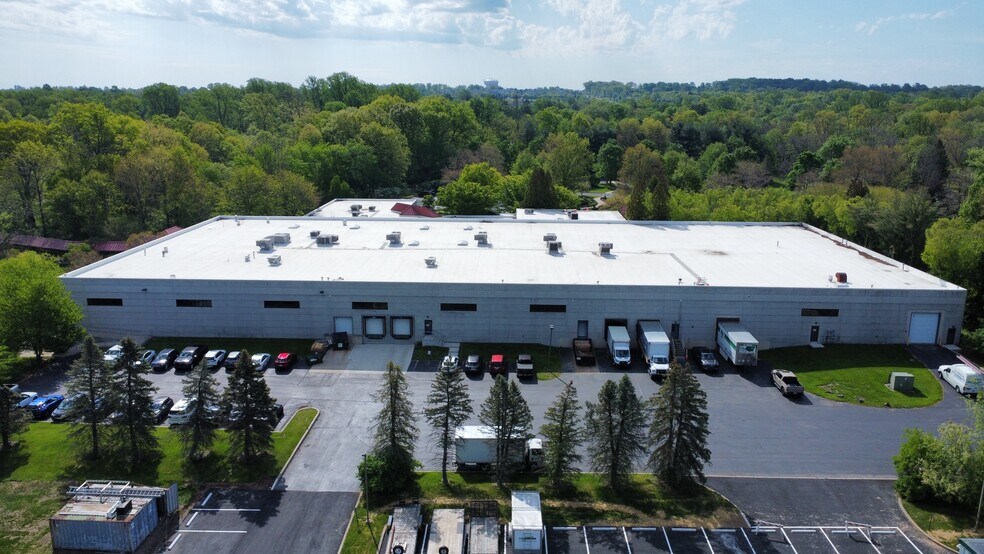 Primary Photo Of 4355 County Line Rd, Chalfont Showroom For Lease
