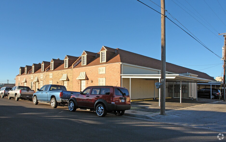 More Photos Of 2300 W Michigan Ave, Midland Medical For Lease