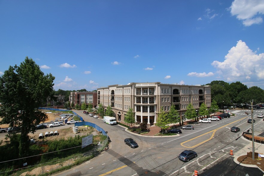 More Photos Of 92 Milton Ave, Alpharetta General Retail For Sale
