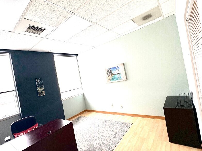 More Photos Of 2602 N Proctor St, Tacoma Office For Lease