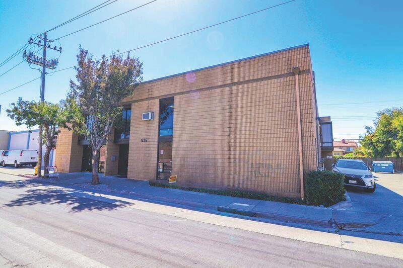 More Photos Of 1206 S Amphlett Blvd, San Mateo Warehouse For Lease