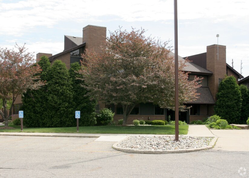 More Photos Of 4125 Okemos Rd, Okemos Office For Lease
