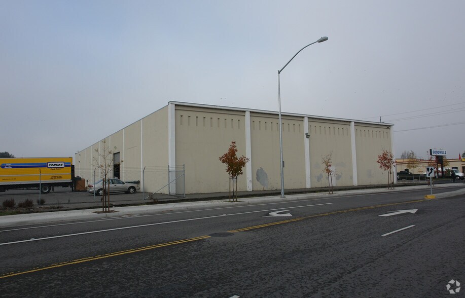More Photos Of 1000 Lakeville St, Petaluma Freestanding For Sale