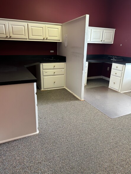 More Photos Of 1911 Dunbarton Dr, Jackson Office For Sale