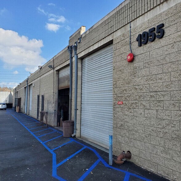 More Photos Of 1955-1959 Blake Ave, Los Angeles Warehouse For Lease