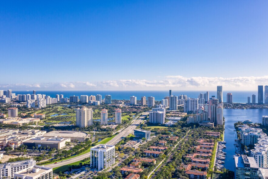 More Photos Of 2999 NE 191st St, Aventura Office For Lease