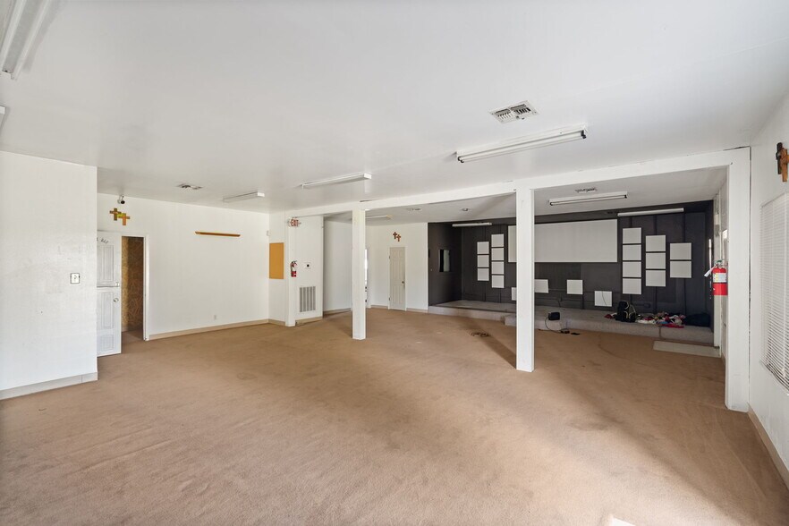 More Photos Of 513 W Rittenhouse Rd, Houston Religious Facility For Lease