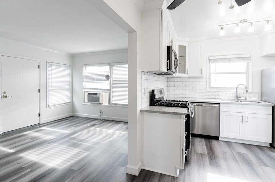 More Photos Of 8819 Reading Ave, Los Angeles Apartments For Sale