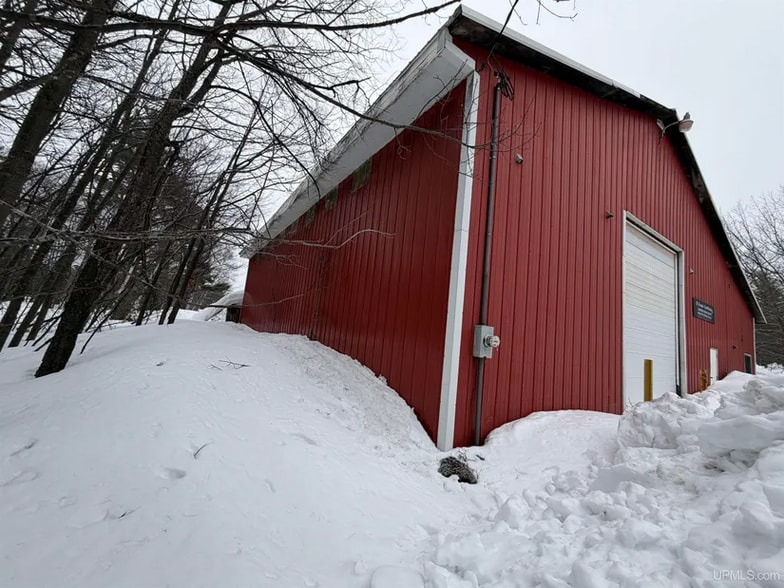 More Photos Of 7 Brebner Rd E, Negaunee Flex For Sale