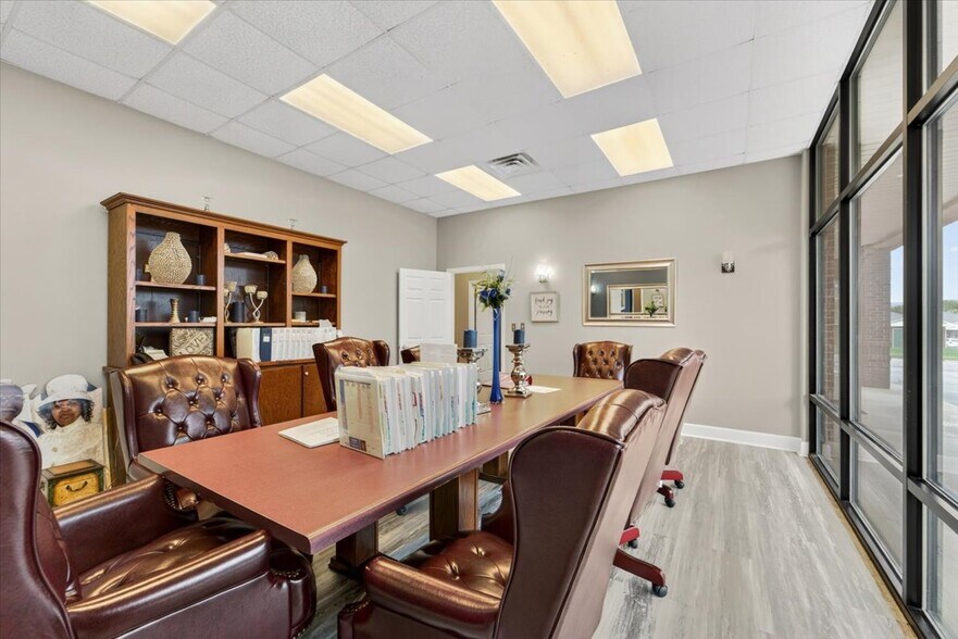 More Photos Of 2055 Blue Spring Rd, Huntsville Storefront Retail Office For Sale