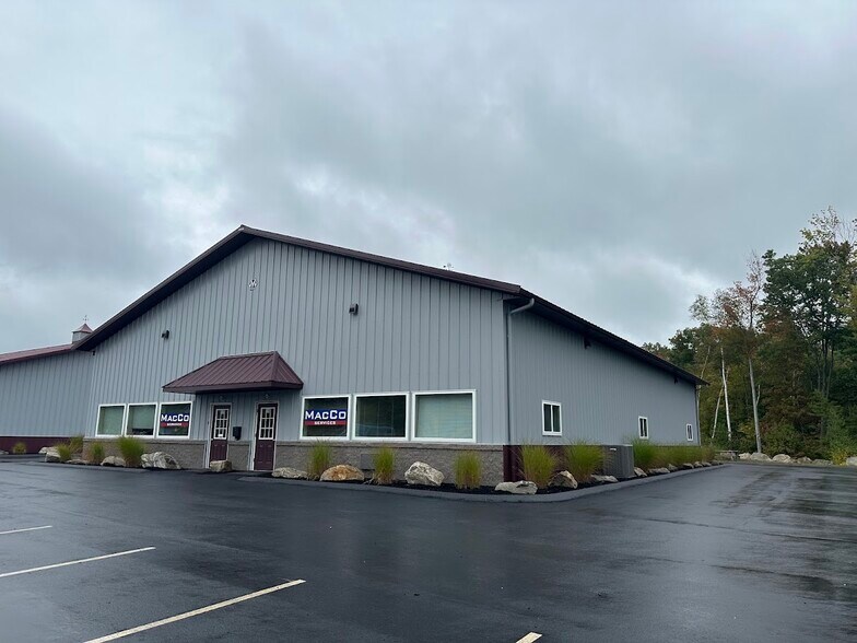More Photos Of 237 Londonderry Tpke, Hooksett Industrial For Lease