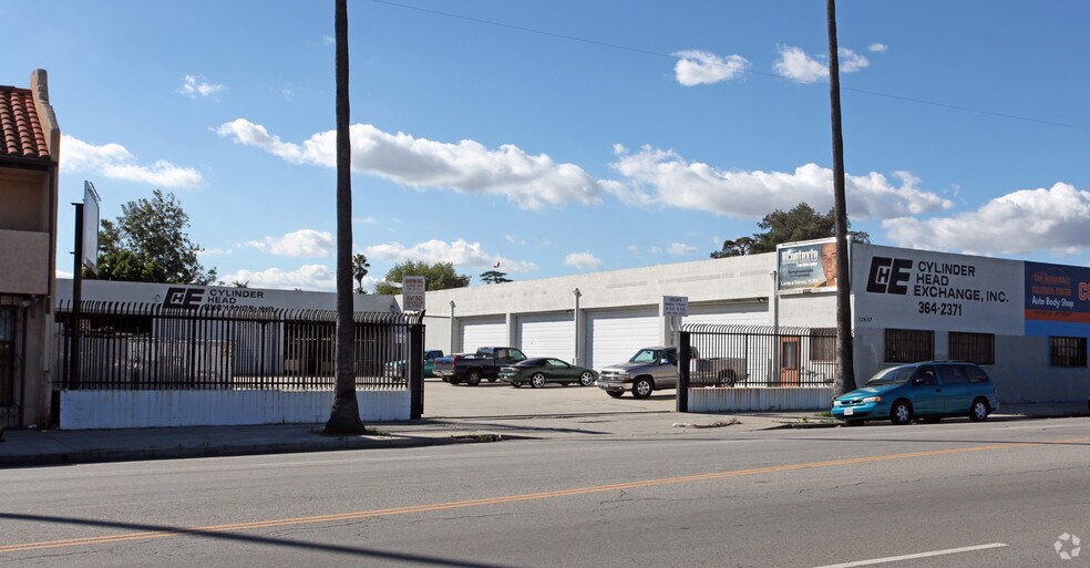 More Photos Of 12677 San Fernando Rd, Sylmar Auto Repair For Lease