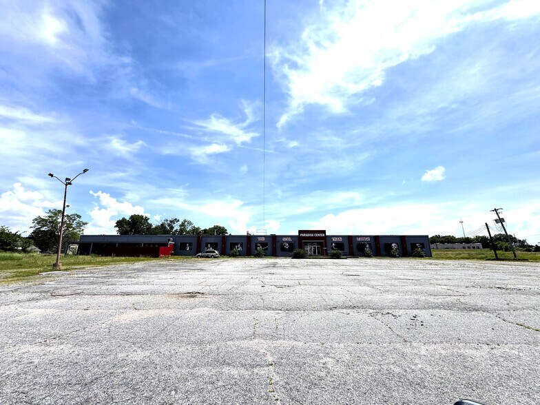 More Photos Of 645 E Georgia Ave, Memphis Bar For Sale