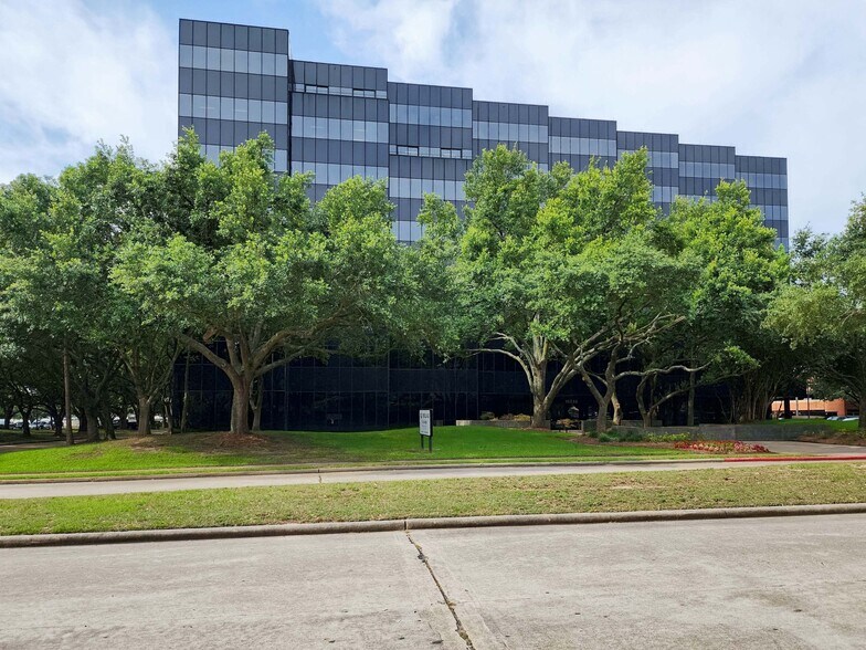 More Photos Of 16225 Park Ten Pl, Houston Coworking Space