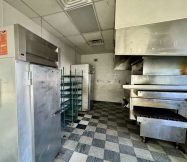 More Photos Of 955 Main St, Mukwonago Freestanding For Lease