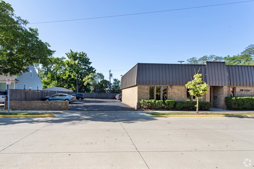 More Photos Of 1122-1035 Cole St, Birmingham Office For Lease