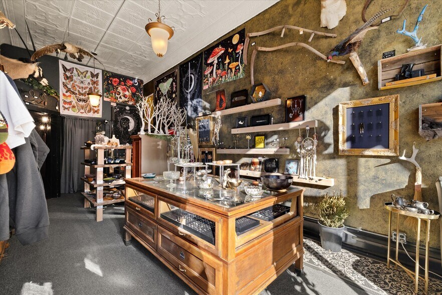 More Photos Of 301 Victor Ave, Victor Hotel For Sale