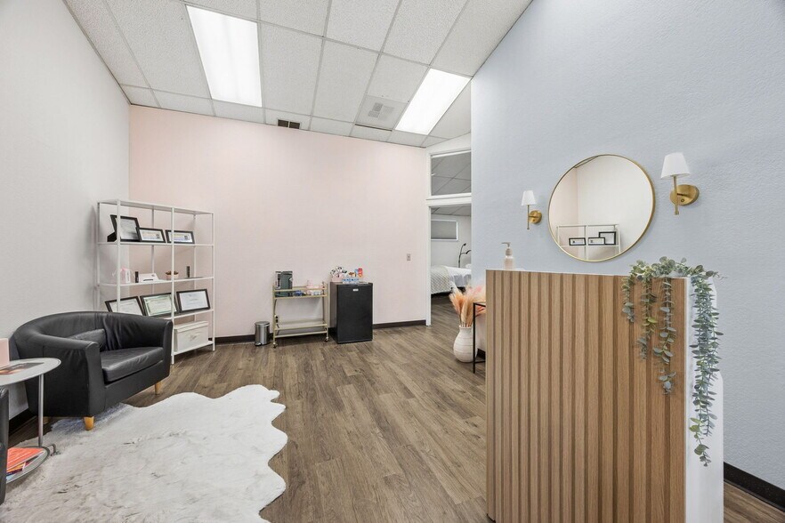 More Photos Of 22014 7th Ave S, Des Moines Medical For Sale