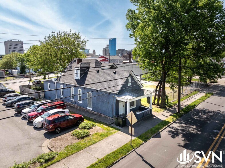 More Photos Of 240 E Third St, Lexington Office For Sale