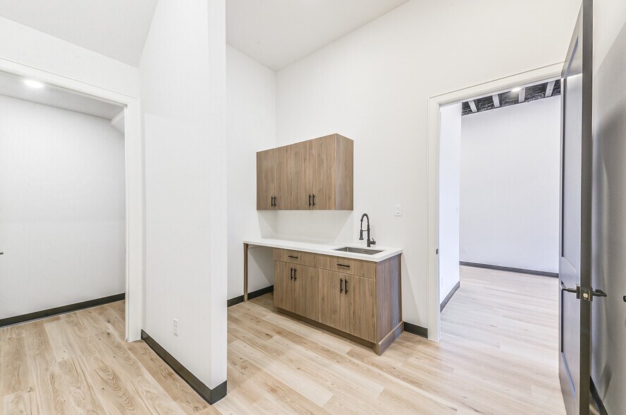 More Photos Of 11821 FM 1488, Magnolia Medical For Sale