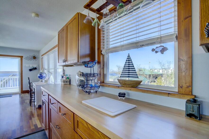 More Photos Of 3691 Main St, Chincoteague Marina For Sale