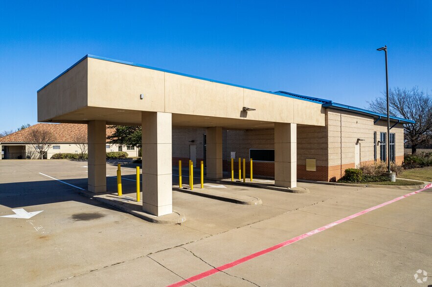 More Photos Of 9105 Custer Rd, Plano Bank For Sale