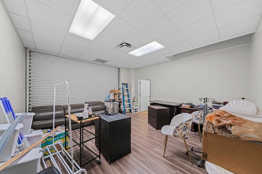 More Photos Of 13861 Plantation Rd, Fort Myers Office For Sale