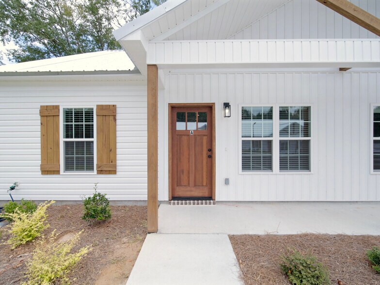 More Photos Of 515 Birch St, Adel Apartments For Sale