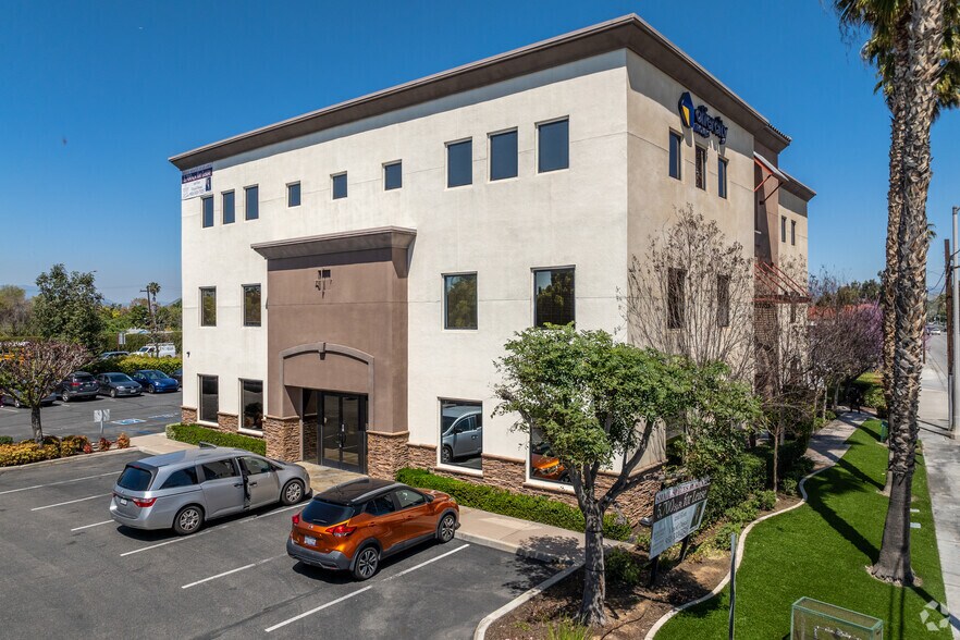 More Photos Of 7065 Indiana Ave, Riverside Medical For Sale
