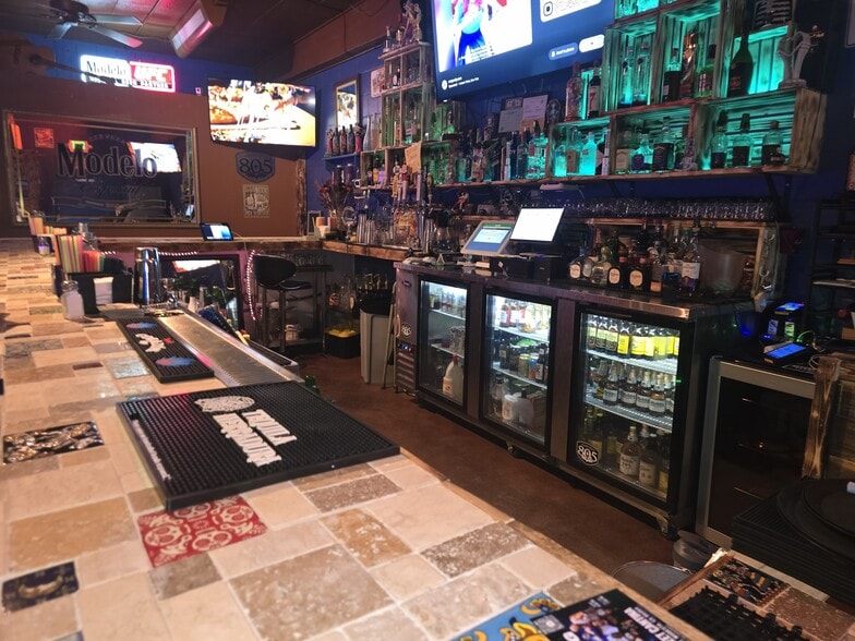 More Photos Of 413 7th St, Modesto Storefront For Sale