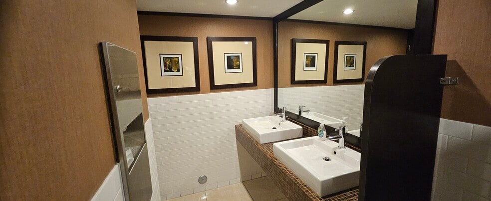 More Photos Of 365 Palermo Ave, Coral Gables Office For Sale