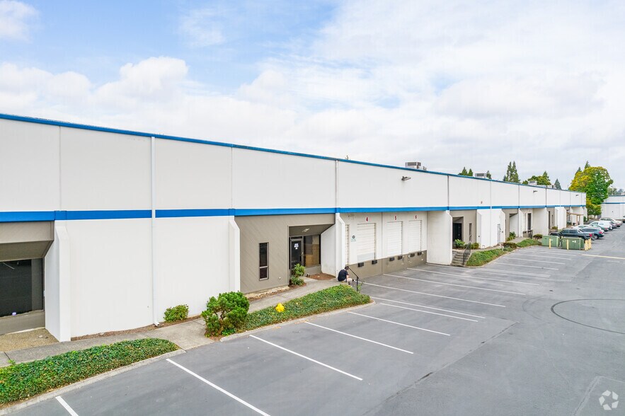 More Photos Of 8825 SE Jannsen Rd, Clackamas Unknown For Lease