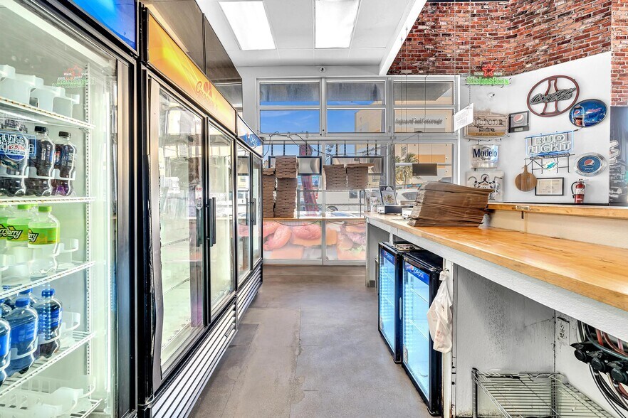 More Photos Of 2770 SW 27th Ave, Miami Freestanding For Lease