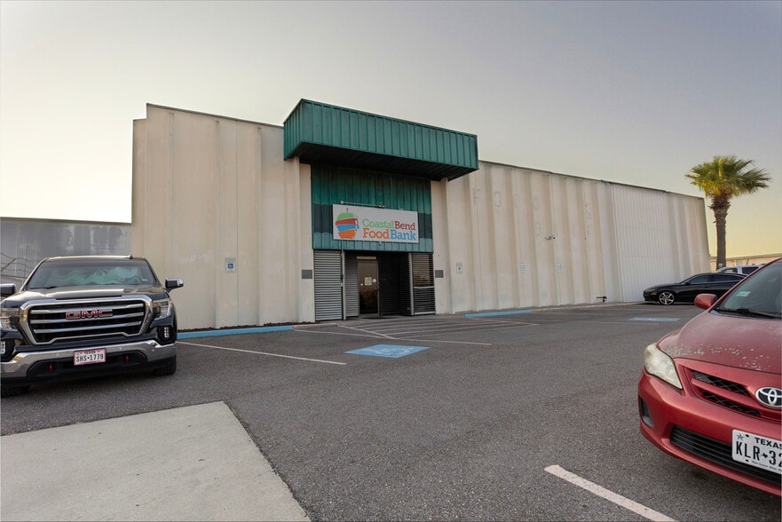 More Photos Of 826 Krill St, Corpus Christi Warehouse For Lease