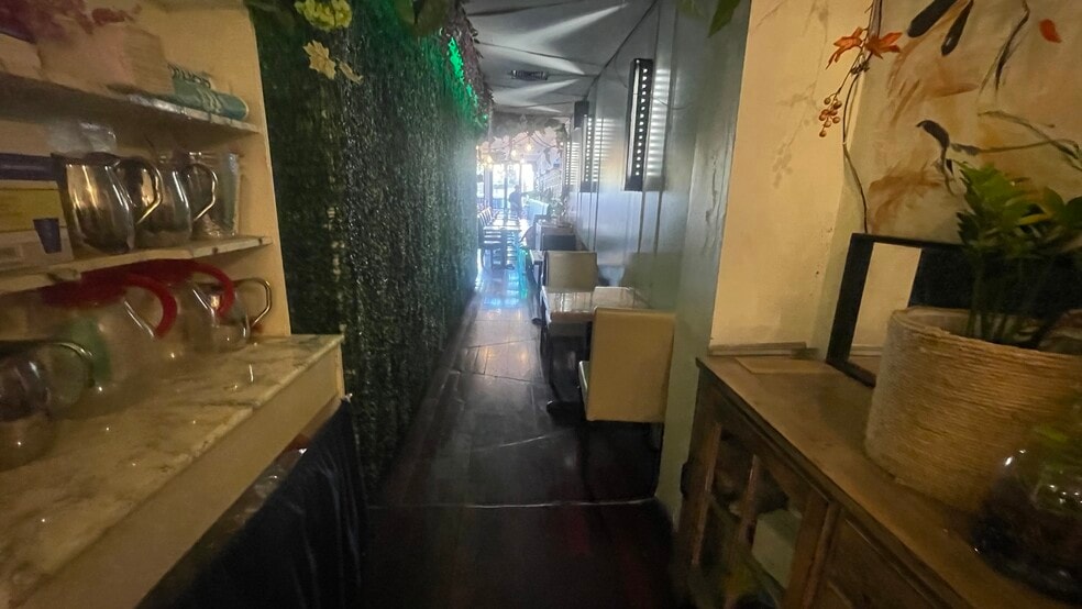 More Photos Of Manhattan Avenue Ave @ Norman Avenue, Brooklyn General Retail For Lease