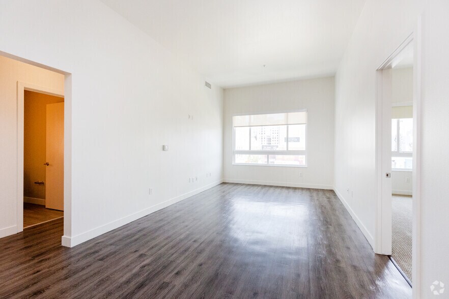 More Photos Of 1200 S Broadway, Los Angeles Apartments For Lease