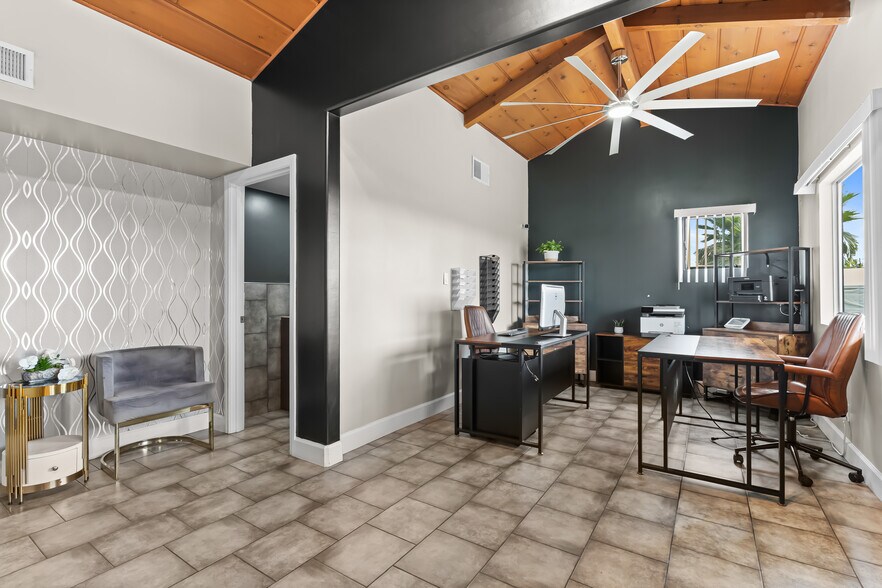 More Photos Of 2366 Main St, Ramona Office For Sale