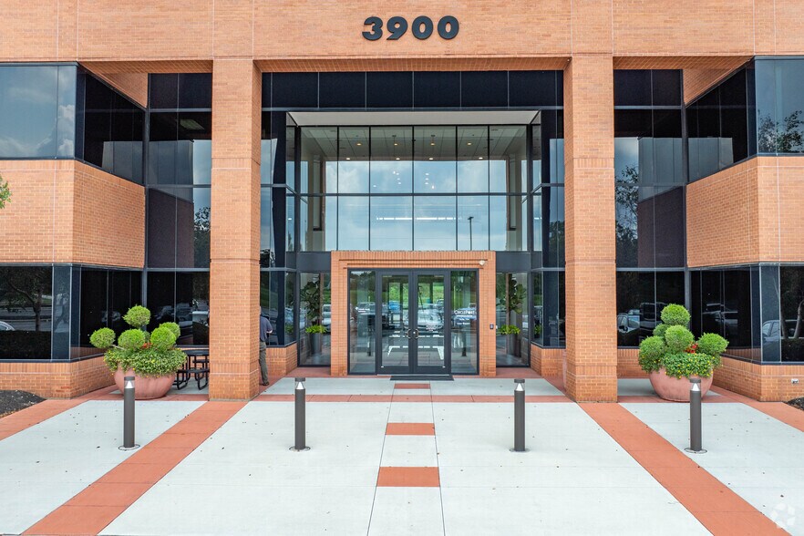 More Photos Of 3900 Olympic Blvd, Erlanger Office For Sale